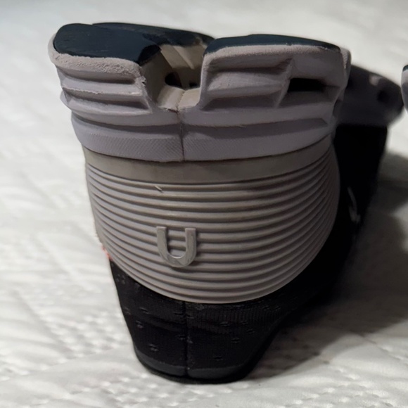 On Cloud OC Running Shoes Athletic Footwear Sneakers Sporty Black Grey Woman 9.5 - Picture 3 of 11